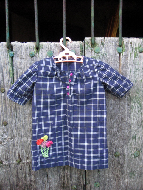 Vestido para niña (Burda Style 06/2010, modelo 149)